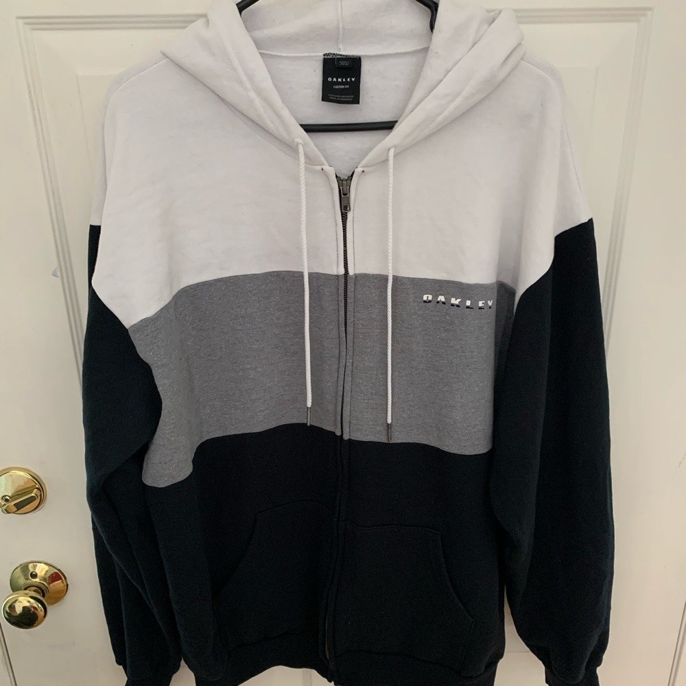 Oakley sweatshirt